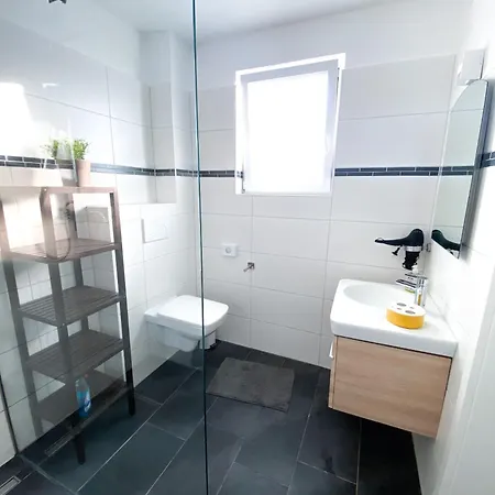 Komfort-ferienwohnungen Apartment Freest